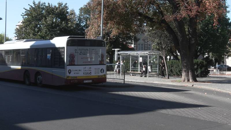 UTRUDNIENIA AUTOBUSOWE 